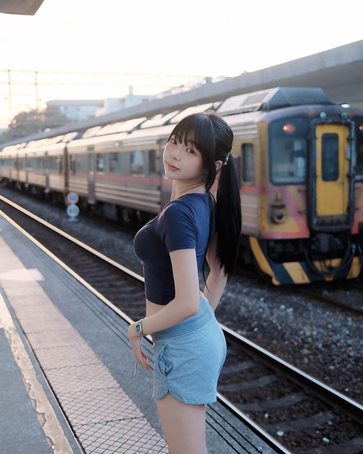 台灣網紅許悅自言從不看動漫。