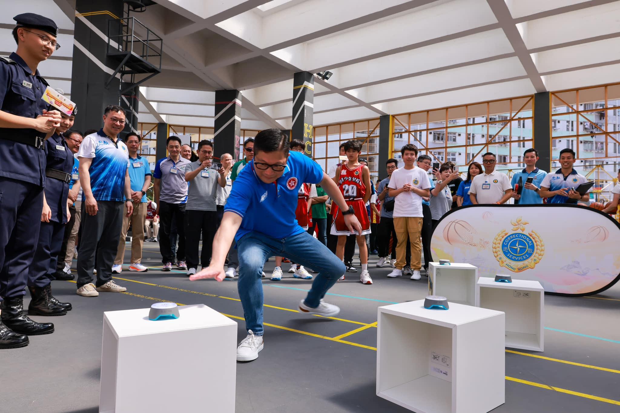 鄧炳強技癢參「熱血籃球賽」 大讚運動場非常型格|Ray Online (@fb鄧炳強 Tang Ping Keung)