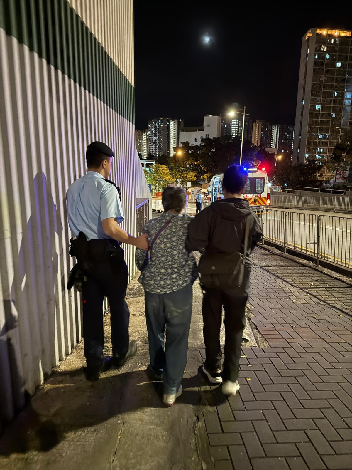 樂富八旬腦退化老婦流落街頭 警帶回家派定位追蹤器防再走失