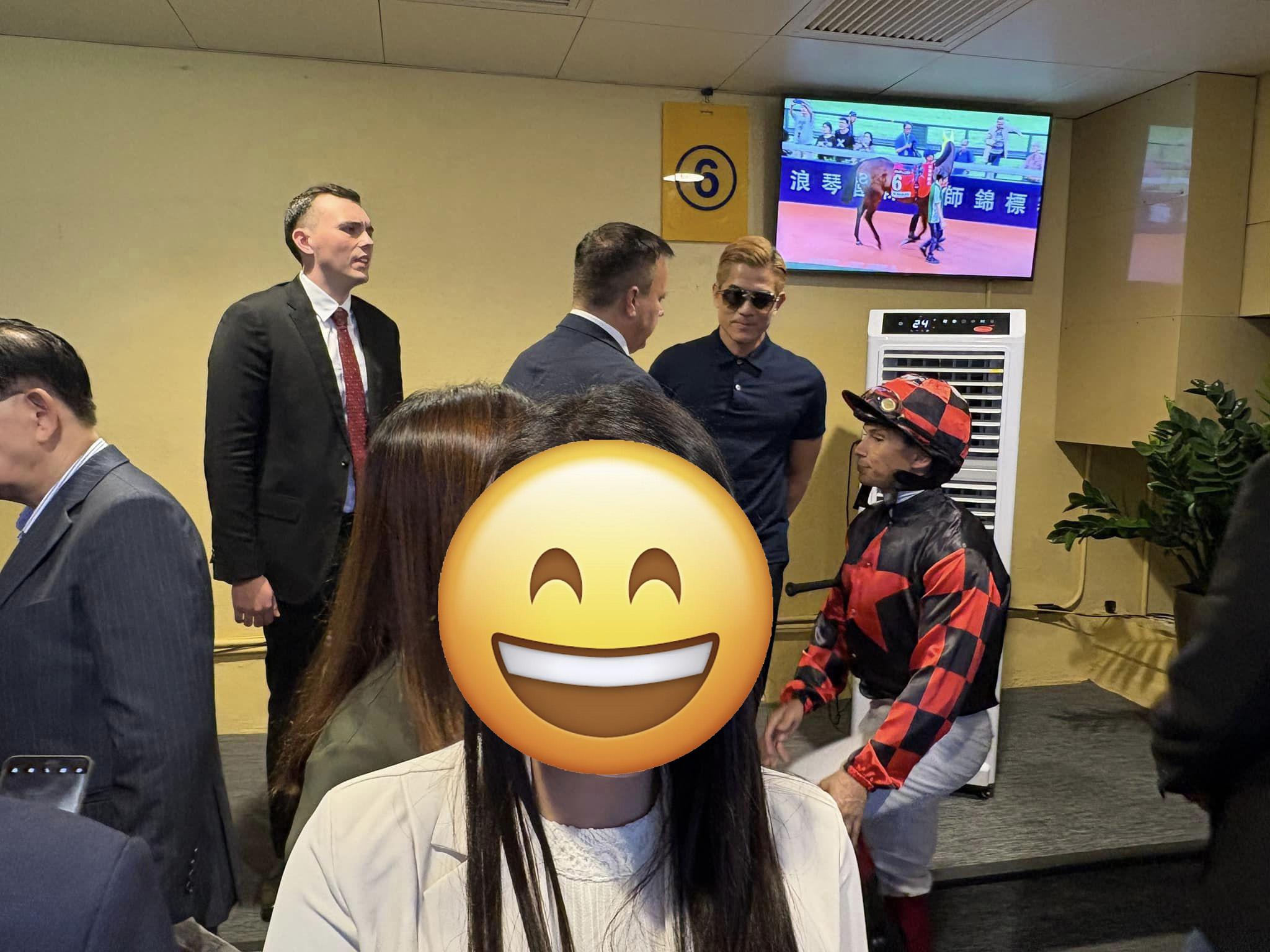 郭富城入馬場支持愛駒「舞林密碼」出賽。