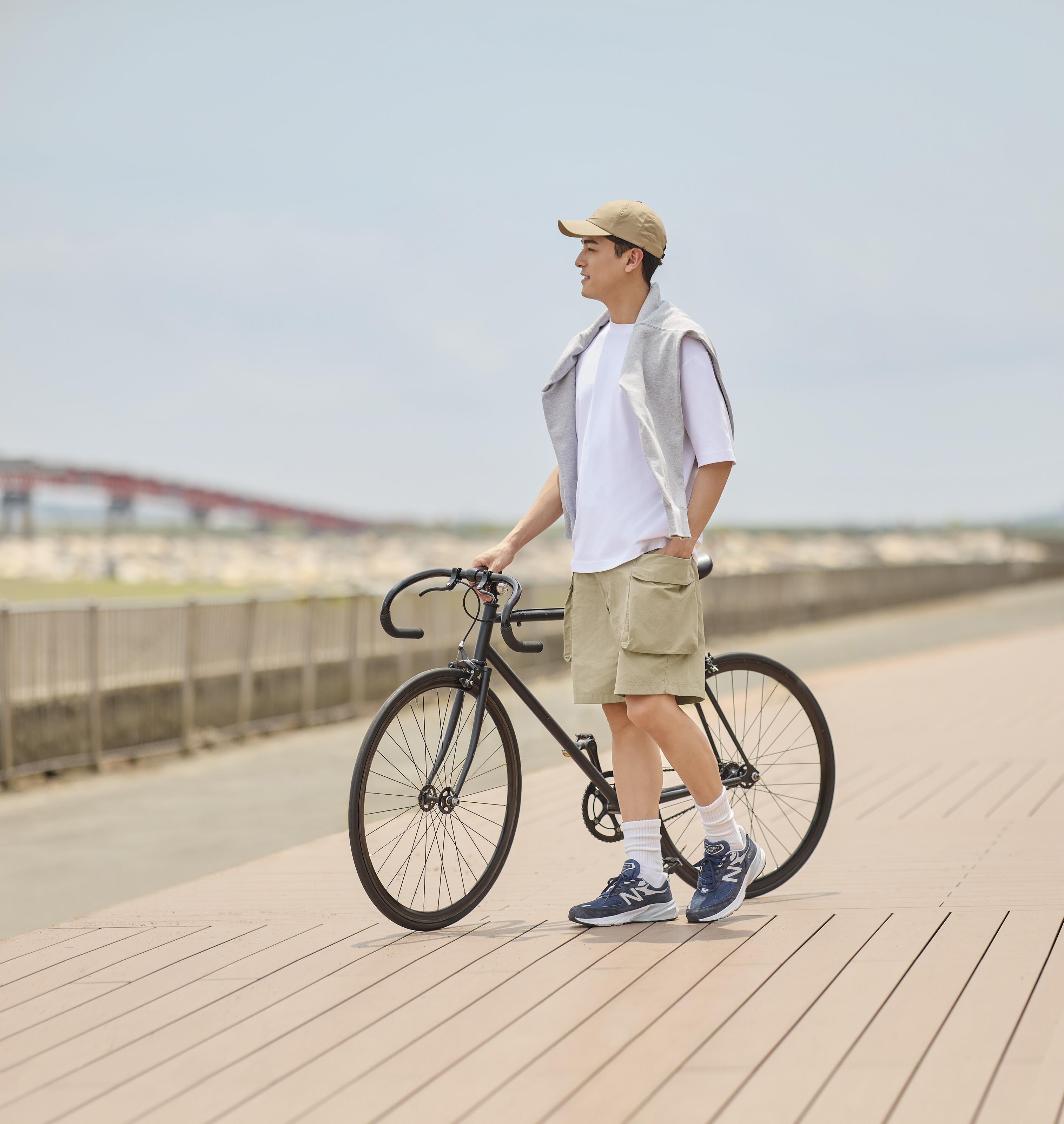 男女通用 U AIRism 棉質寬鬆圓領 T 恤 $99(原價 $149)