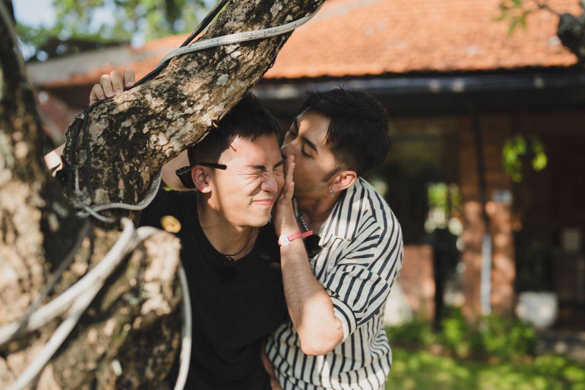 Stone和Nelbon亦不乏甜蜜畫面。