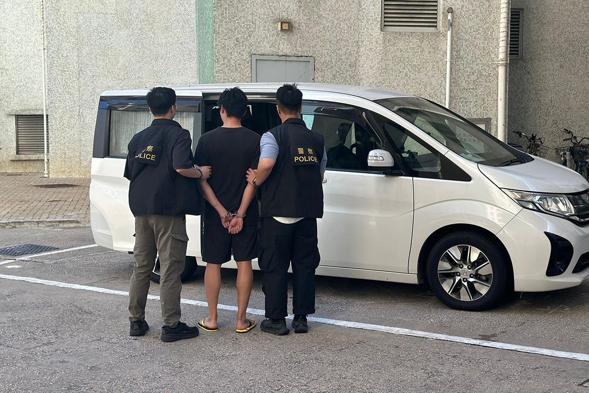 警方拘捕一名男子涉嫌刑事毁壞。(警方提供)