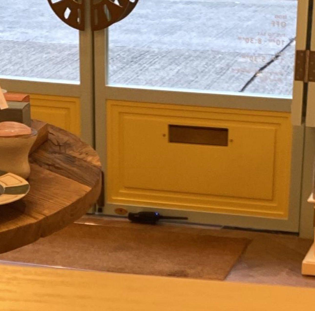 INUF位於中環九如坊的概念店,昨日遭硬闖店內拍攝。