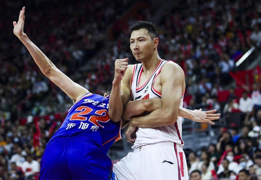 易建聯是中國最著名的籃球巨星之一,並於去年8月宣布退休(資料圖片)