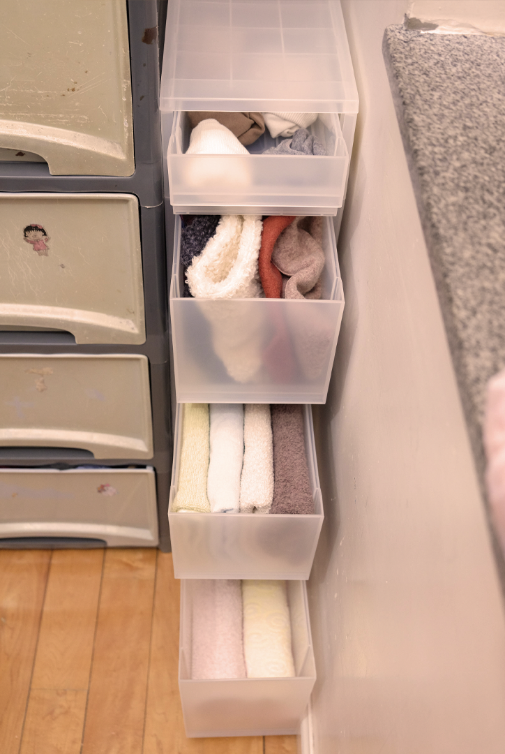 層抽屜儲物箱連活輪。