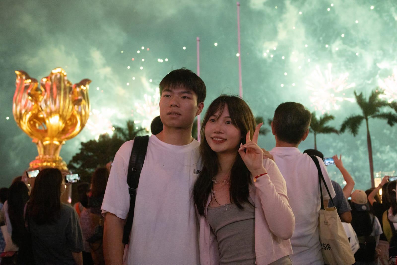 大批市民及旅客到場欣賞。(蘇文傑攝)