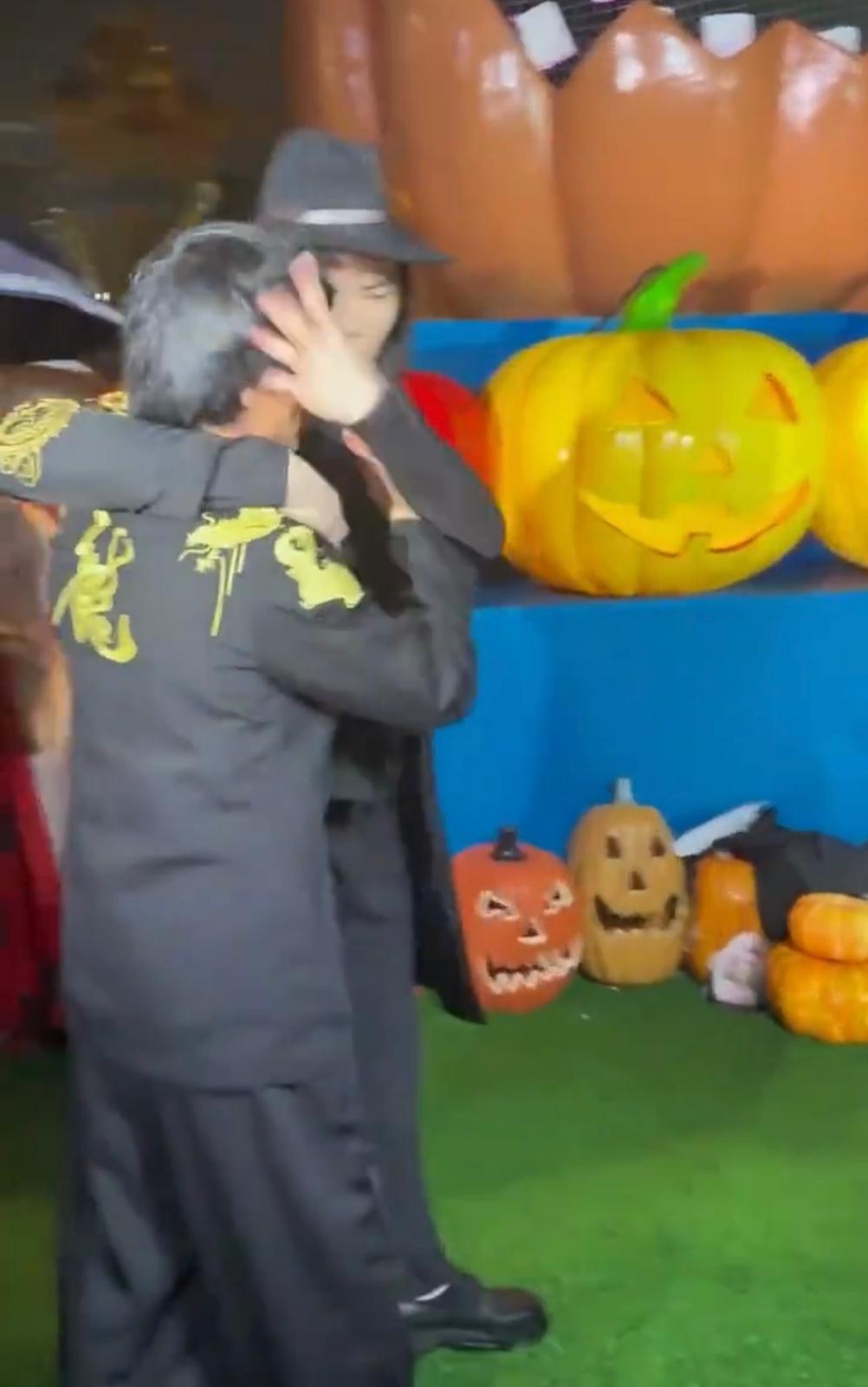 向佐然掌摑一位模仿李小龍聞名的KOL「方小龍」。(截圖)