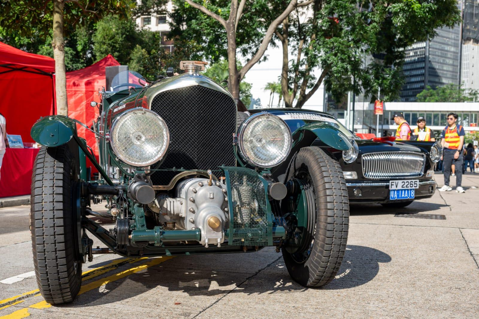 75輛名車巡遊賀國慶。(陳奕釗攝)