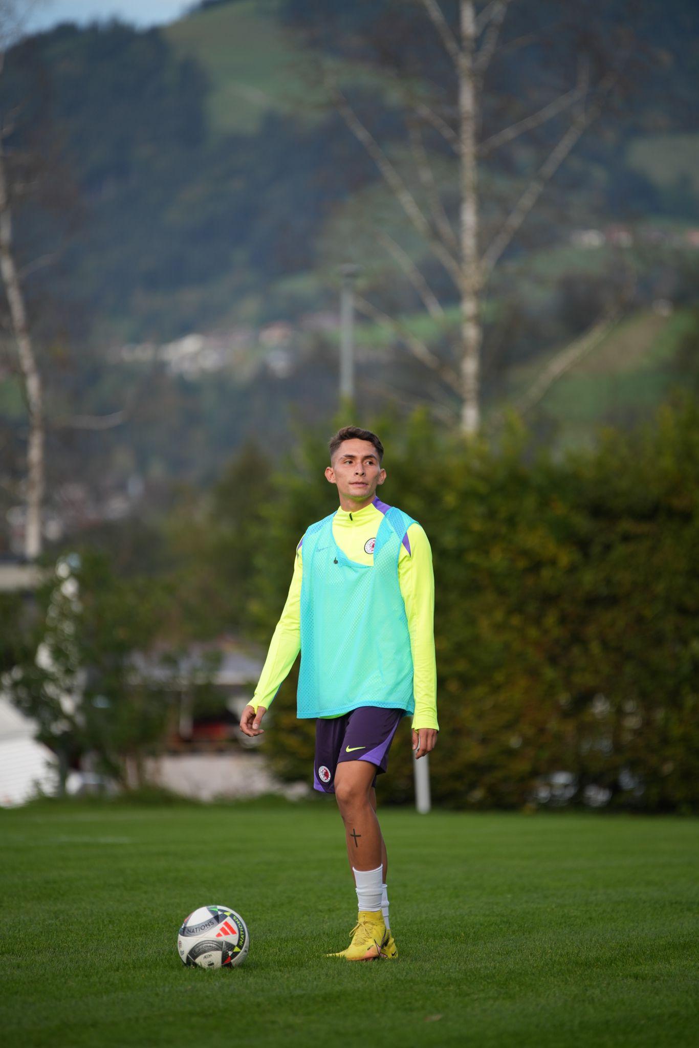 香港隊遠征歐洲,首次入選大港腳的大埔球員尼高拉斯。 足總圖片