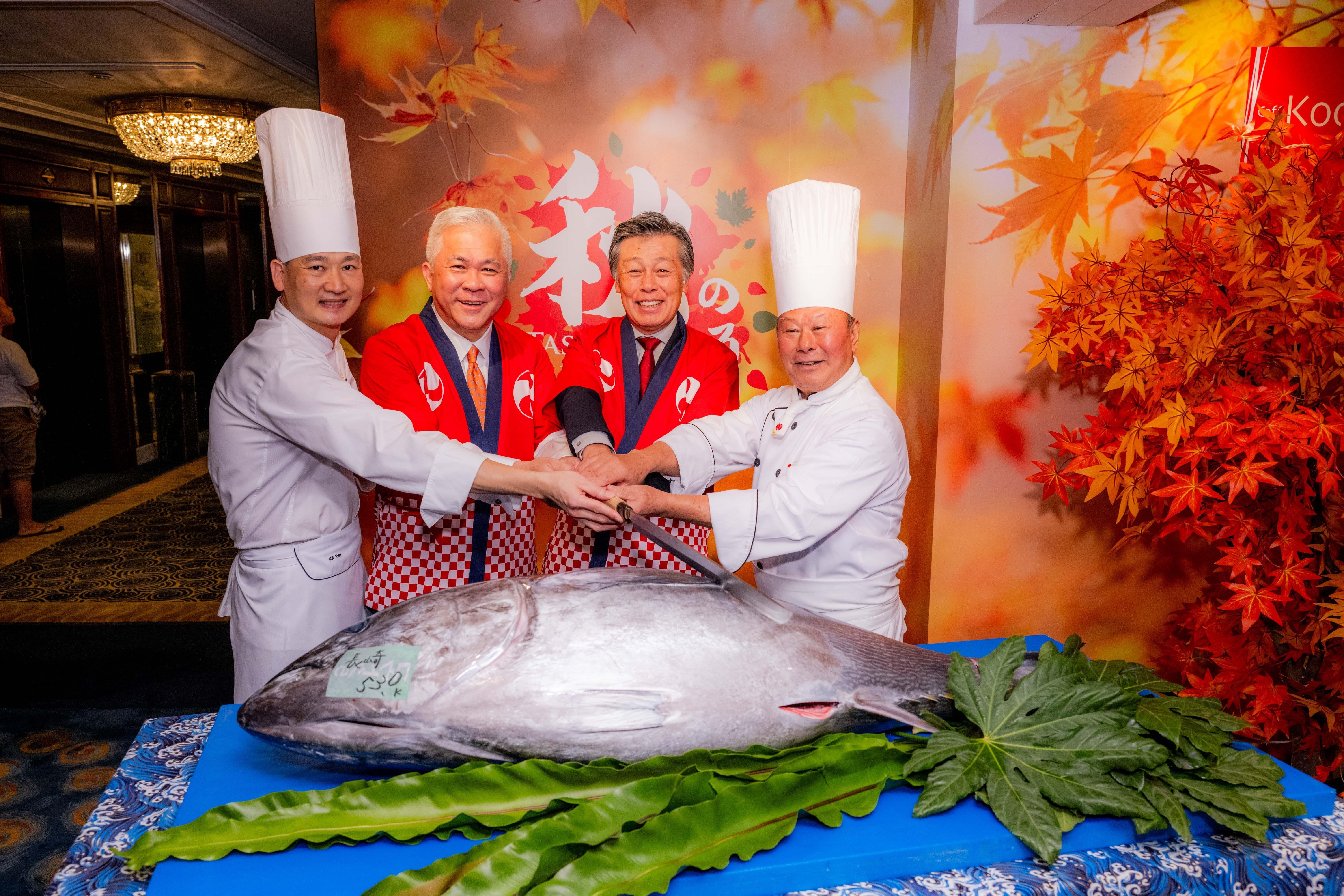 日本國駐香港總領事岡田健一大使(右二)到場支持。