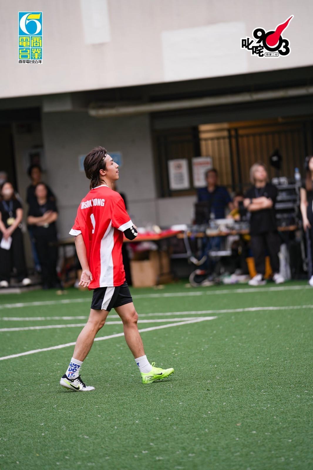 AK自認表演麻麻。