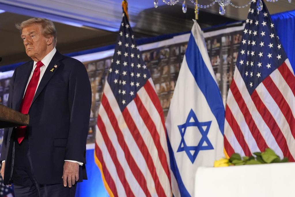 特朗普周一出席邁阿密一個紀念以色列遭哈馬斯突襲一周年的聚會。(美聯社)