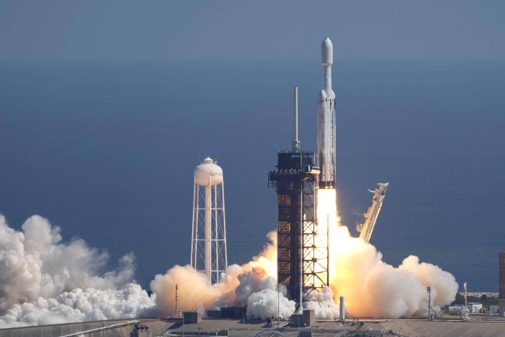 歐羅巴快帆船由獵鷹重型運載火箭搭載升空。(美聯社)