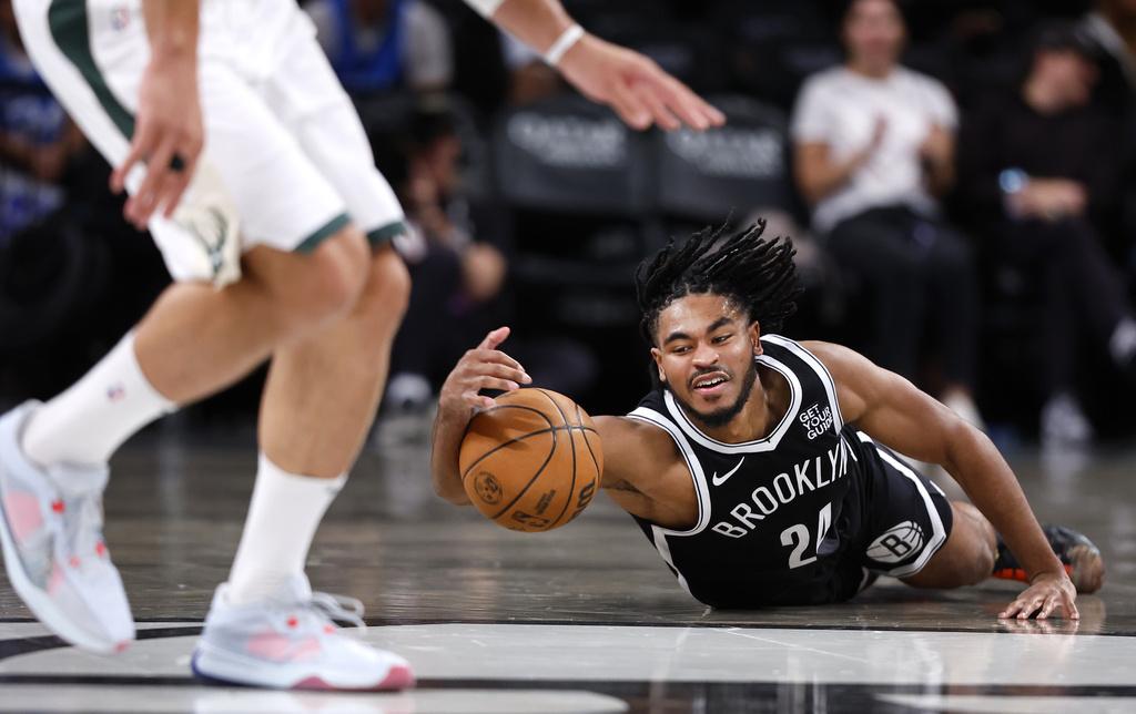 籃網主場以115:102擊敗公鹿。(美聯社)