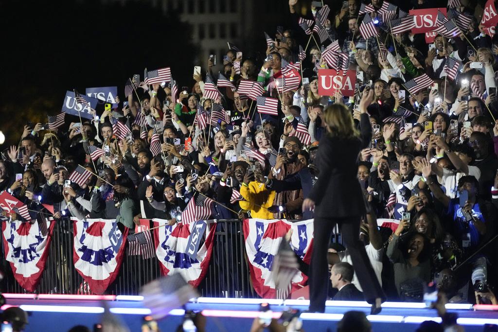 賀錦麗周二在華盛頓舉行大型造勢集會。(美聯社)