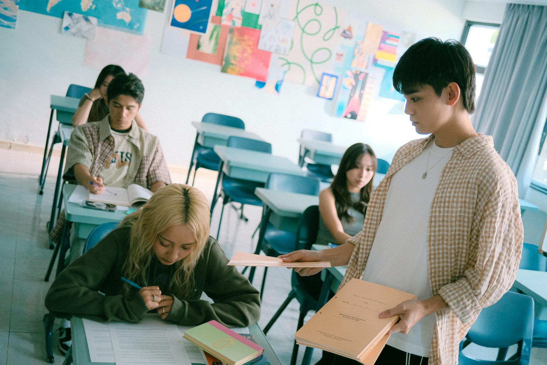 Marf和George繼劇集《那年盛夏我們綻放如花》後,相隔兩人在新歌MV再合作。