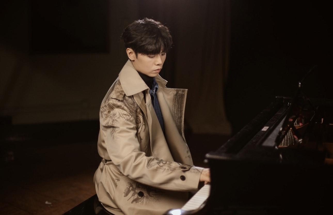 《勇氣》的MV去到學校拍攝,勾起了求學時的回憶。