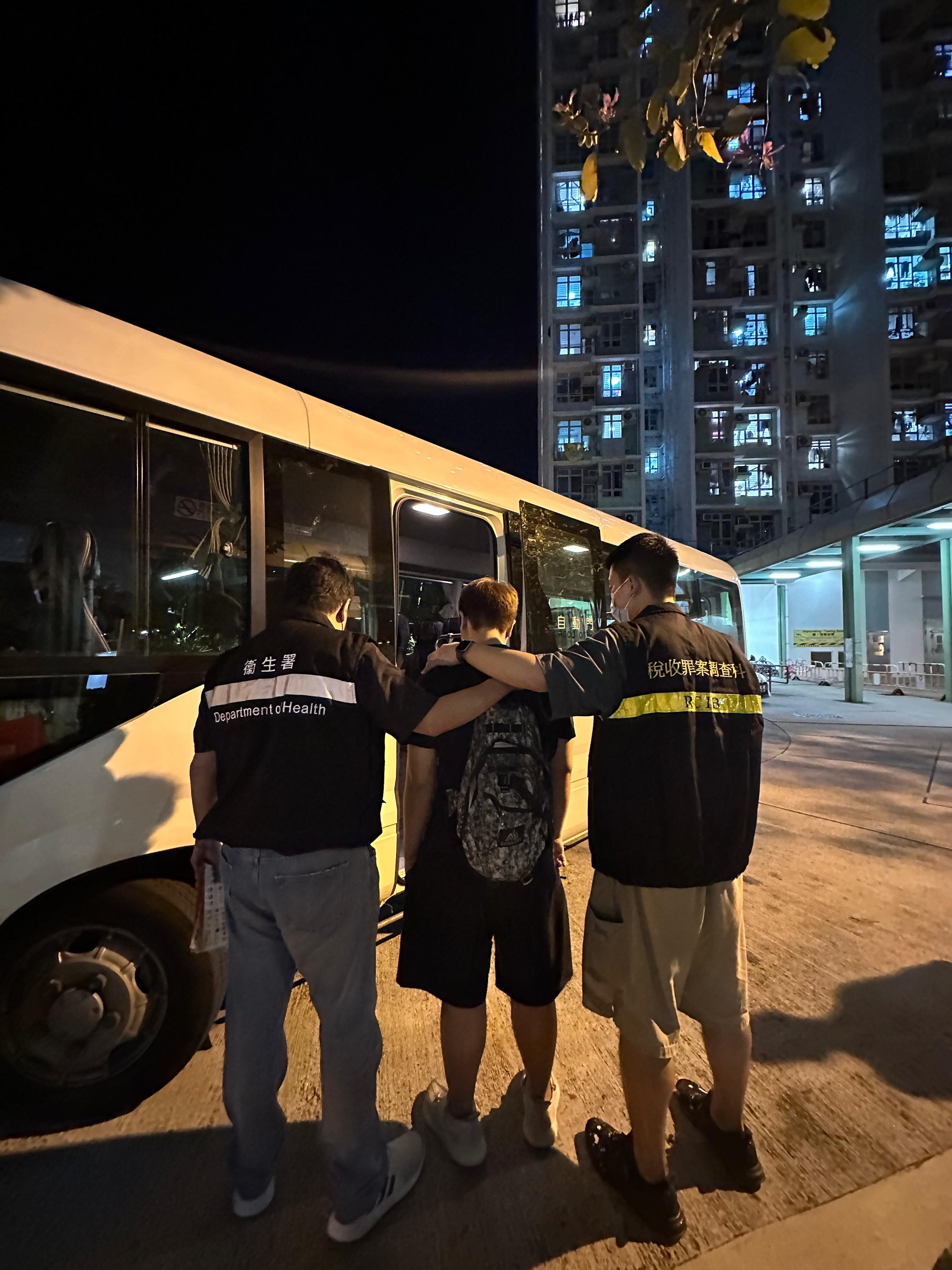 控煙酒辦公室與海關打擊公屋派私煙傳單