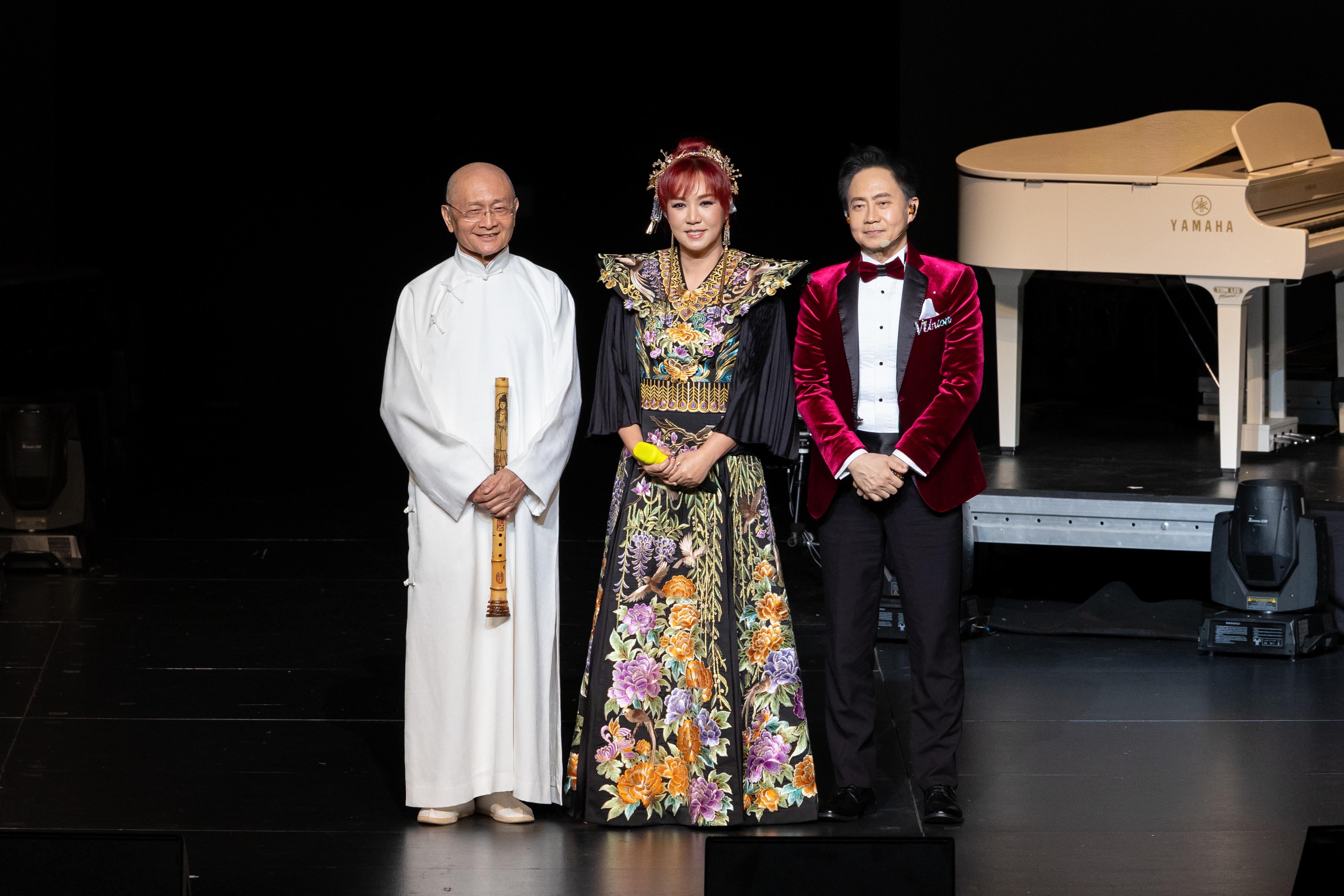 黎瑞恩演唱會一連兩場在西九文化區戲曲中心大劇院圓滿結束。