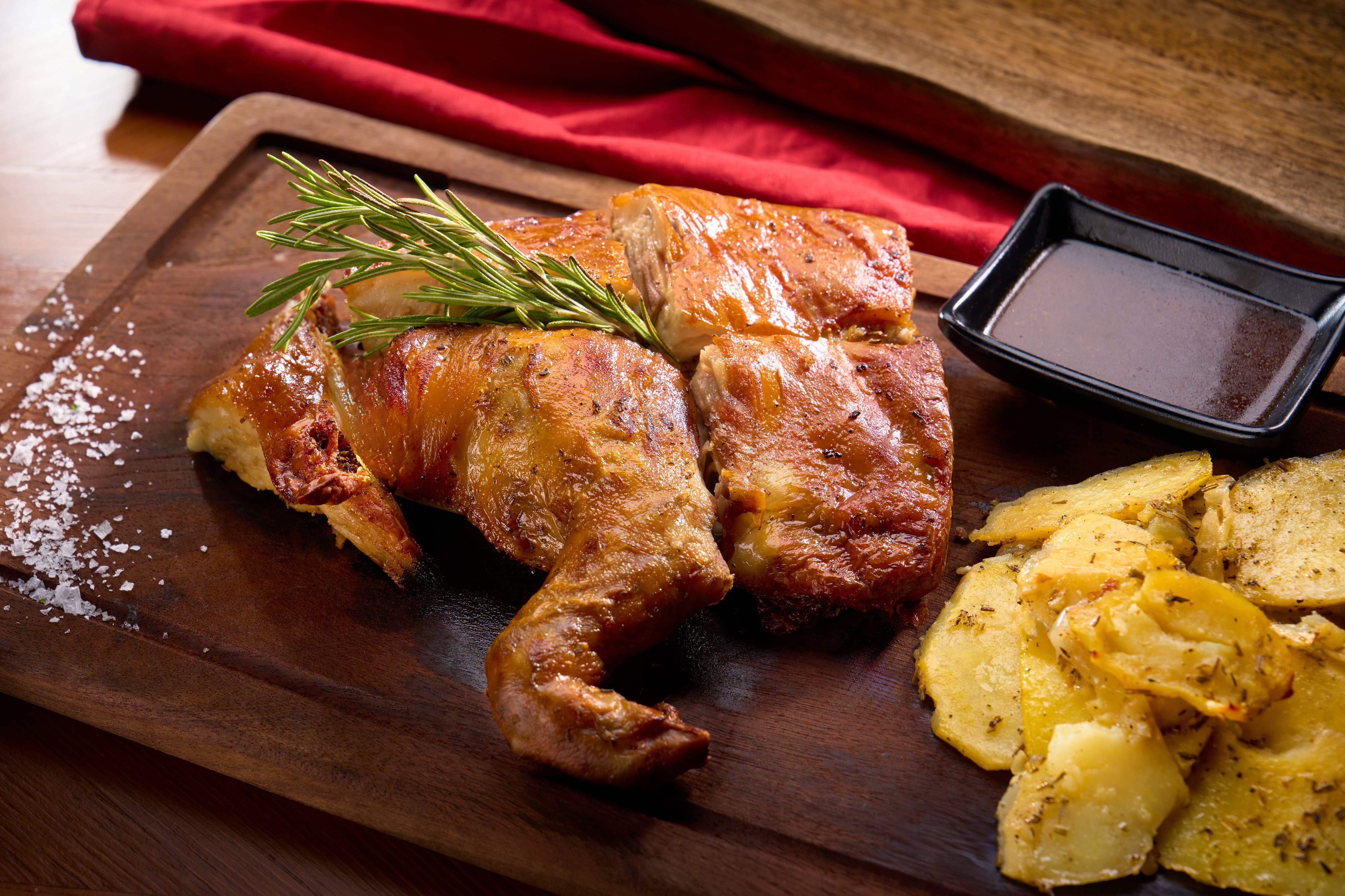 卡斯提亞傳統烤乳豬 $348