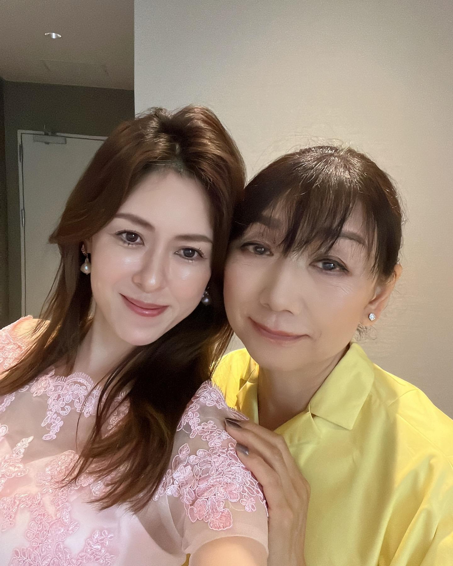 女演員兼模特兒大河內志保保養得宜,絕對是美魔女。