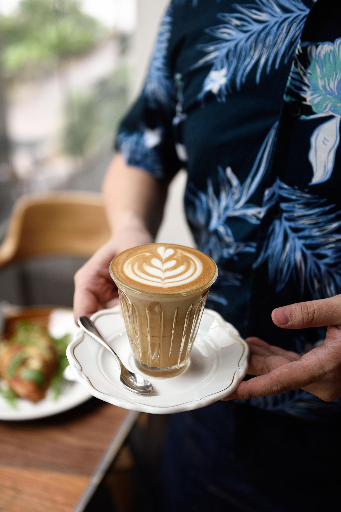 咖啡豆由新加坡自家烘豆廠烘焙。
