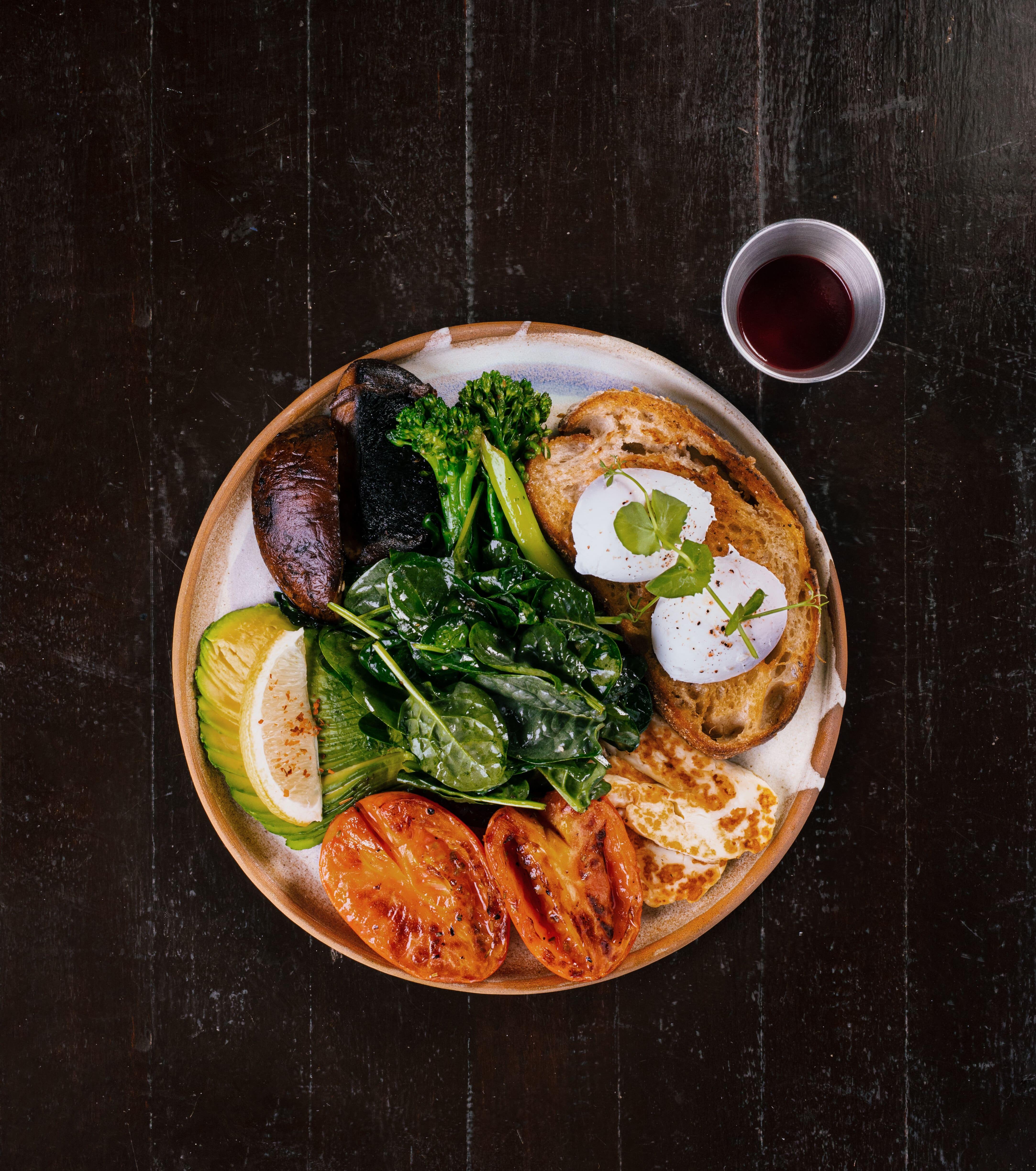 Common Man 全素早餐配甜菜根醬