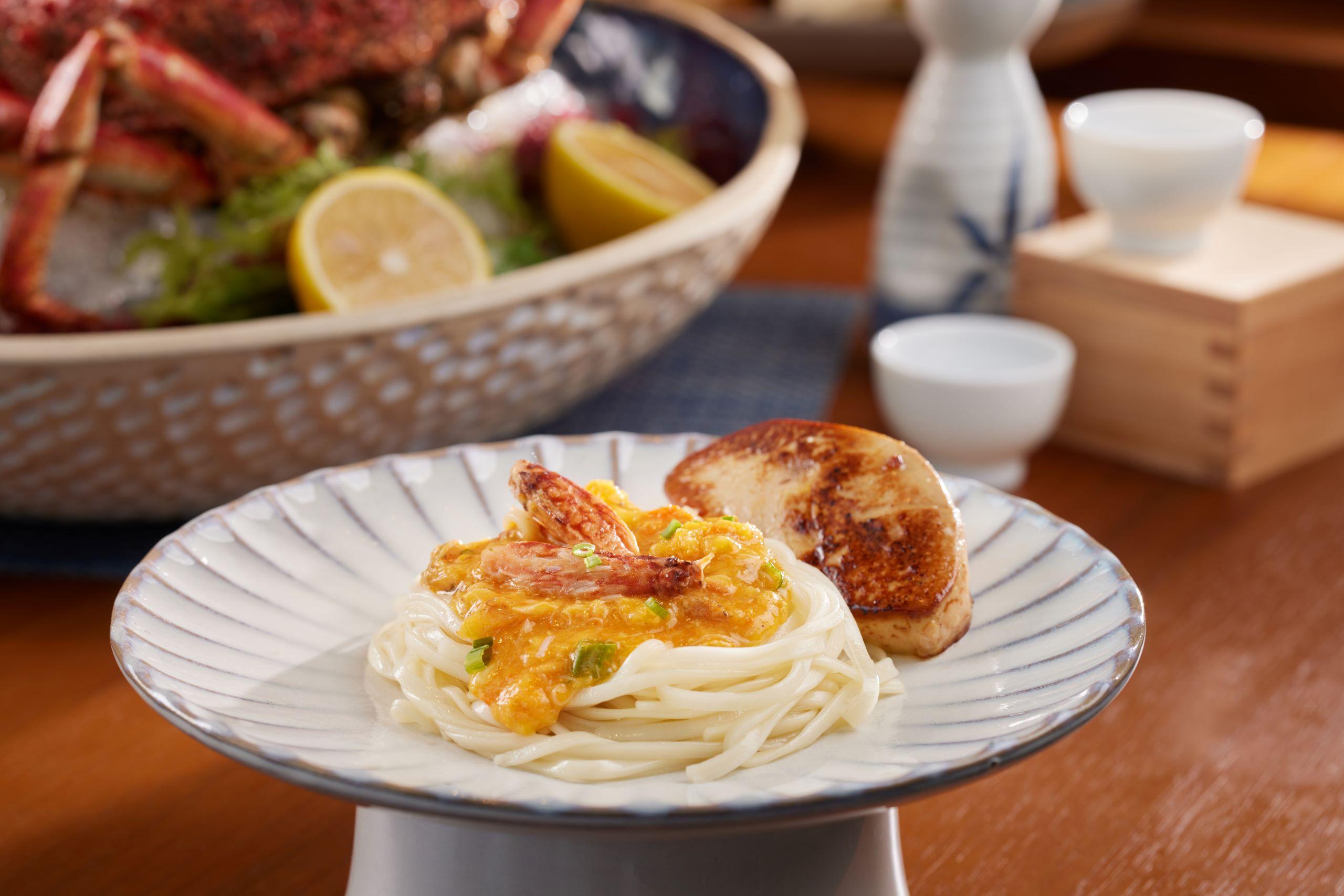 金菇蟹黃醬配日本稻庭烏冬香煎鴨肝