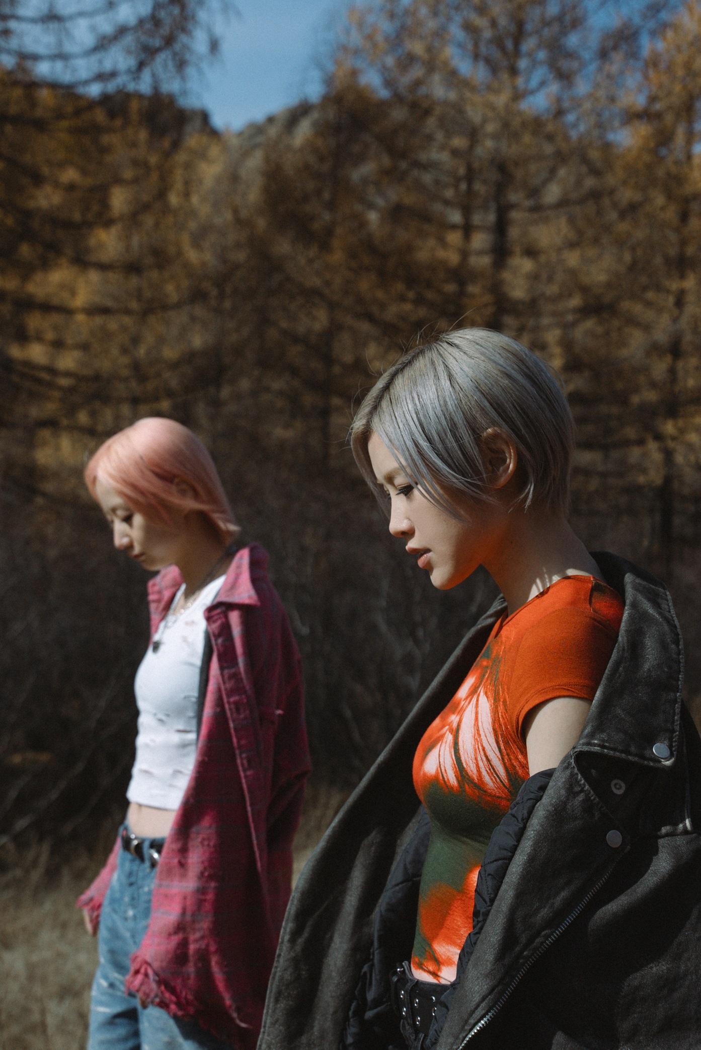 陳蕾邀張蔓姿擔任新歌《0.1秒後的世界》MV女主角,兩人遠赴外蒙古拍攝。