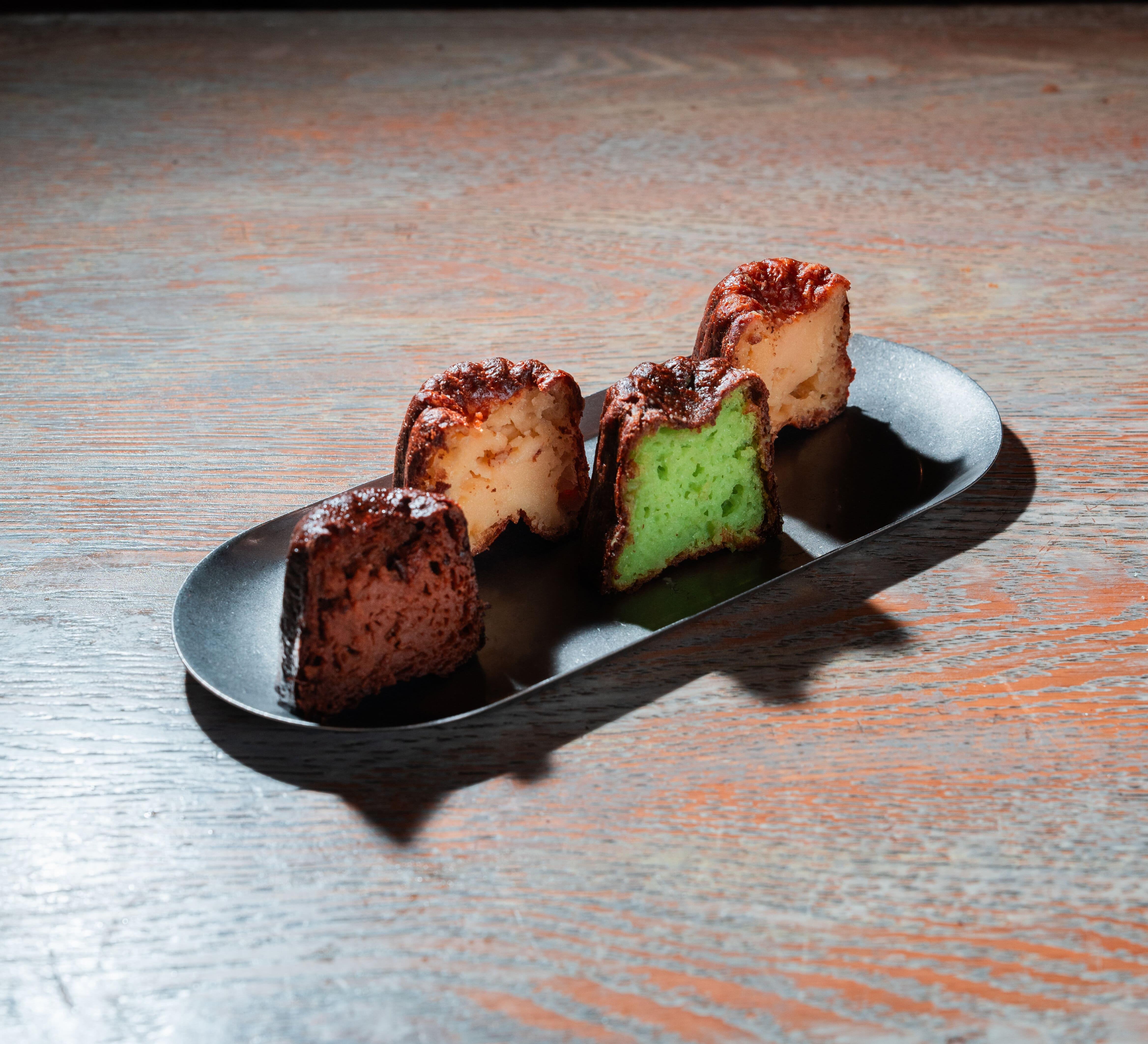 Asura泰沾麵:招牌可麗露(椰子/榴槤/斑蘭/泰式奶茶 )