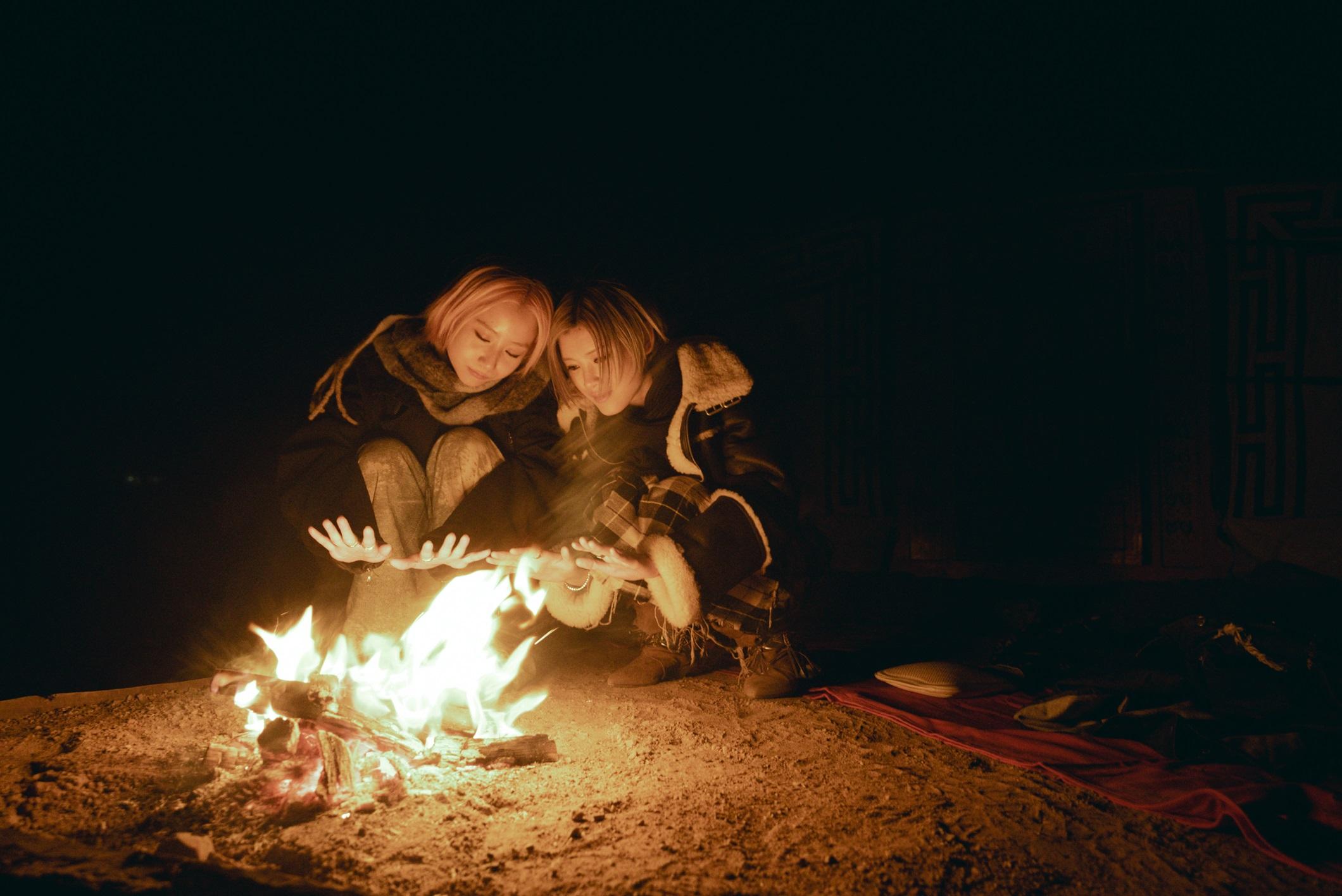 陳蕾新歌《0.1秒後的世界》MV獻螢幕初吻,主動咀張蔓姿冇尷尬。