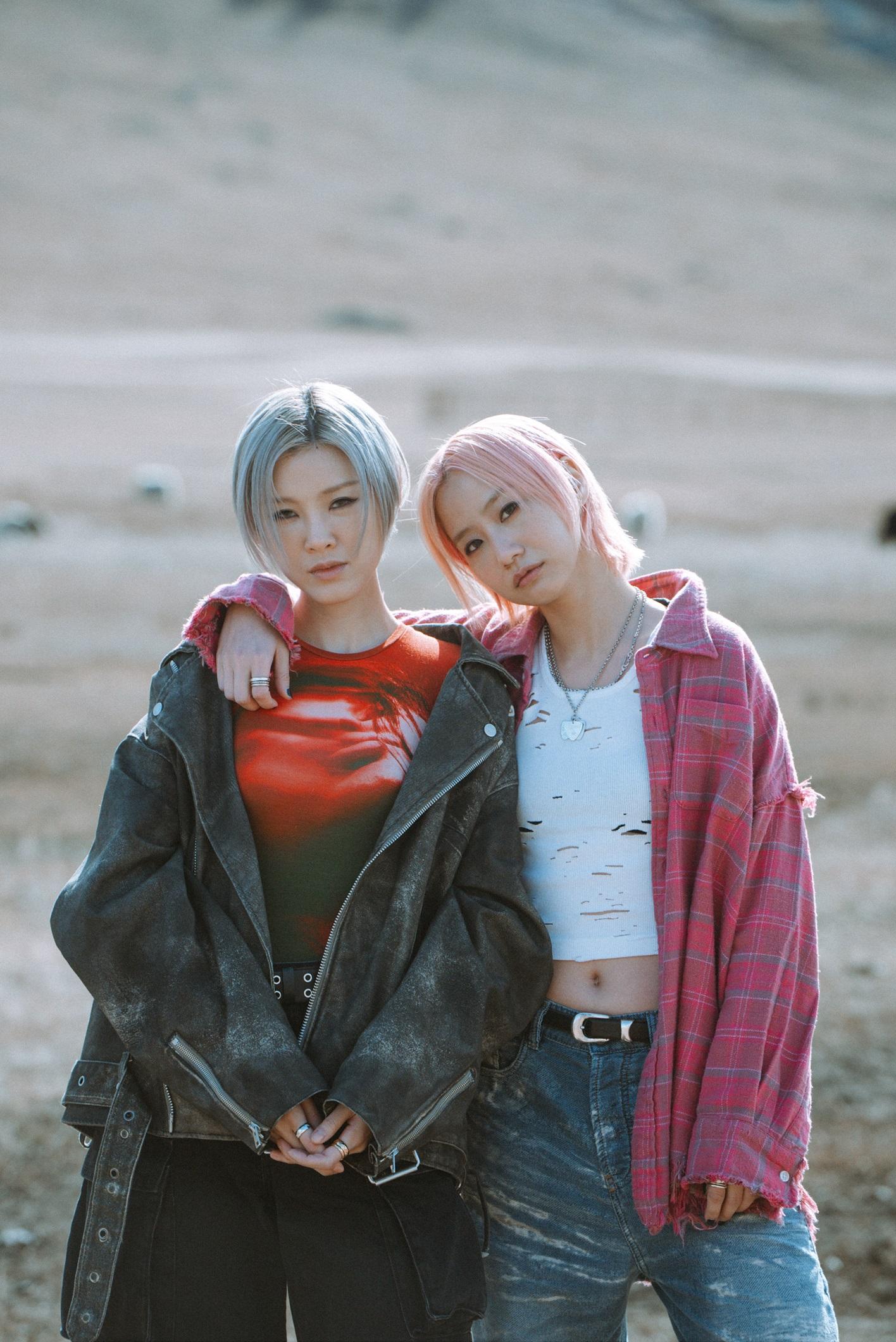 陳蕾邀張蔓姿擔任新歌《0.1秒後的世界》MV女主角,兩人遠赴外蒙古拍攝。