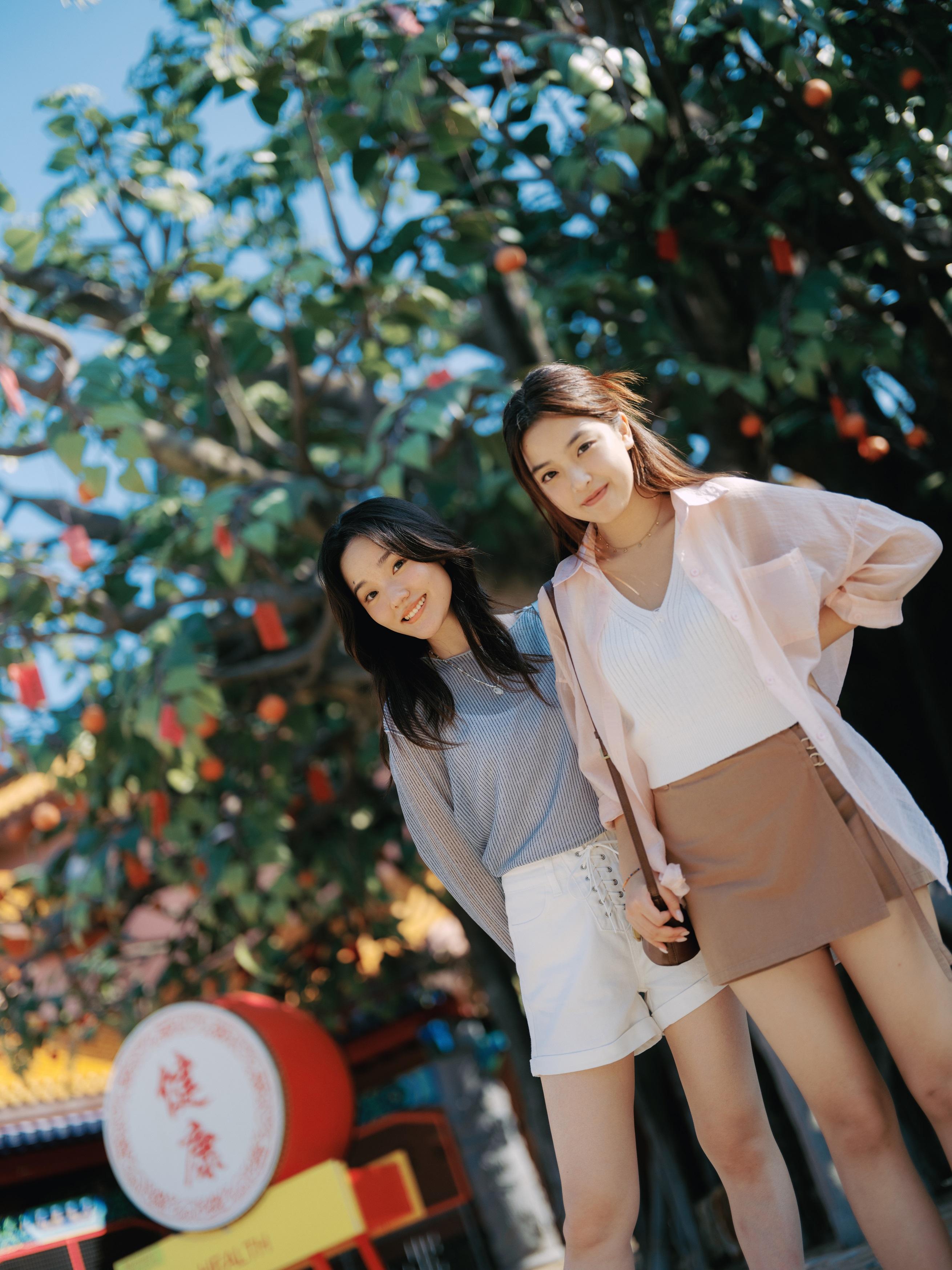 陳書昕張可欣憑《十七年命運週劇》人氣急升,獲邀為昂坪360拍廣告。