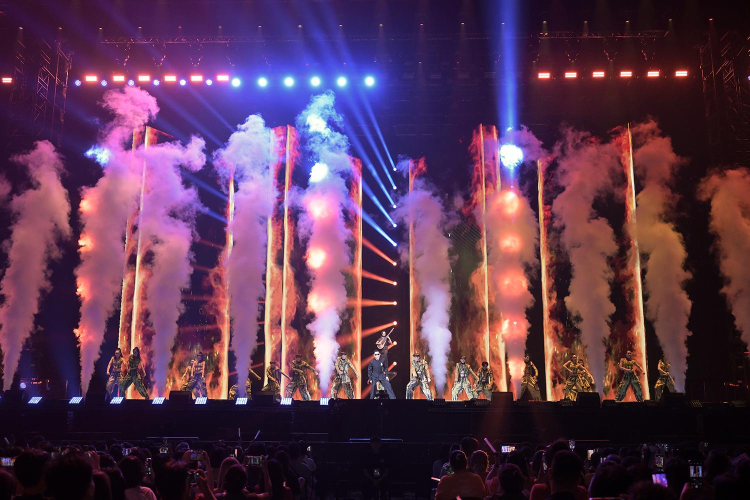 劉德華巡迴演唱會唱到馬來西亞。