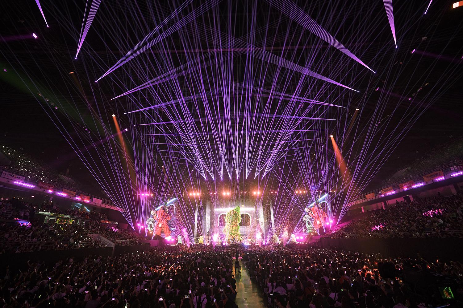 劉德華巡迴演唱會唱到馬來西亞。