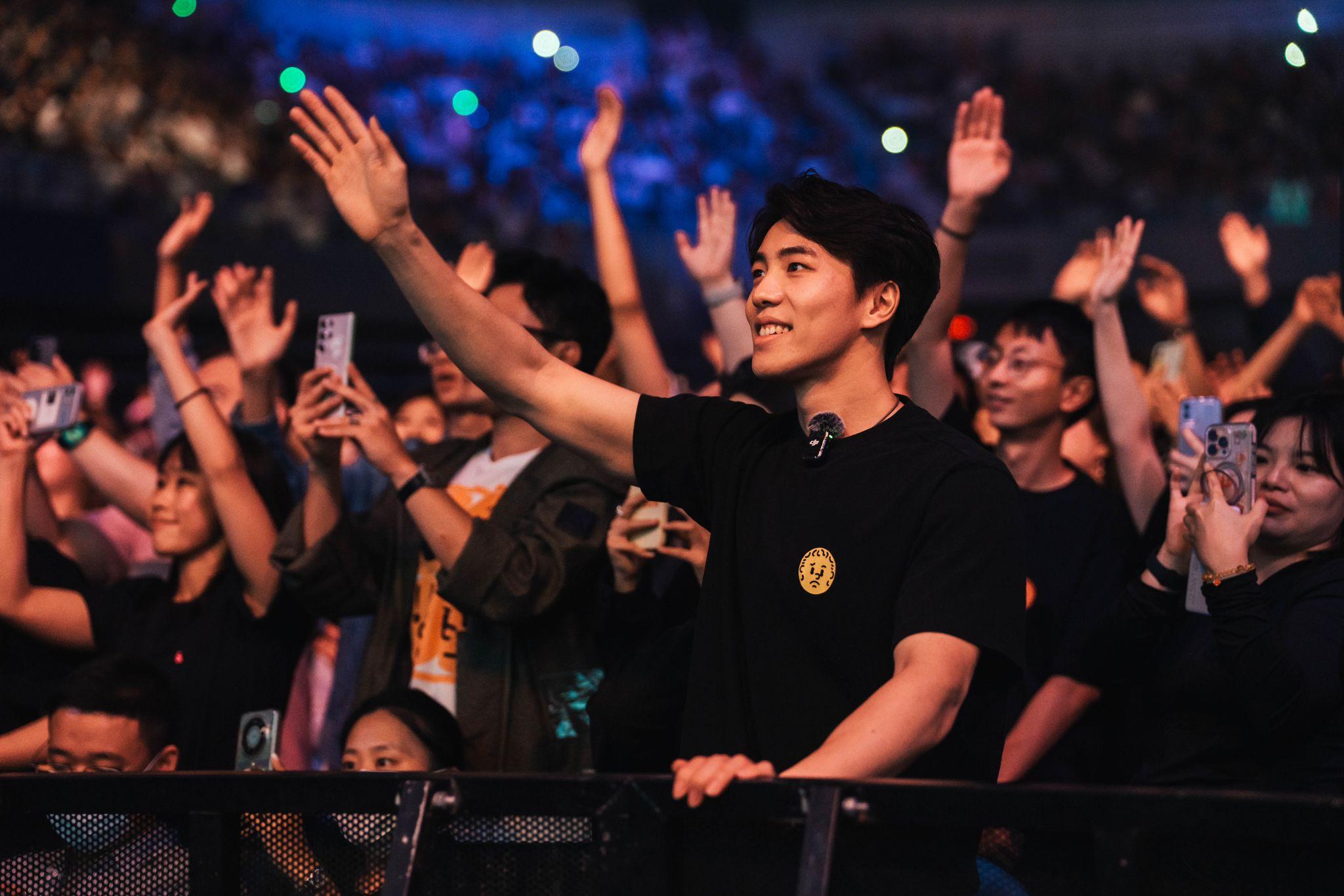 孫佳俊是Eason忠實歌迷。