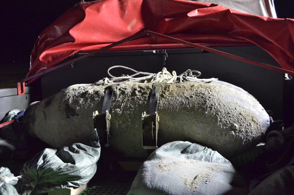 那霸機場今年曾發現的戰時炸彈。(日本陸上自衛隊X)