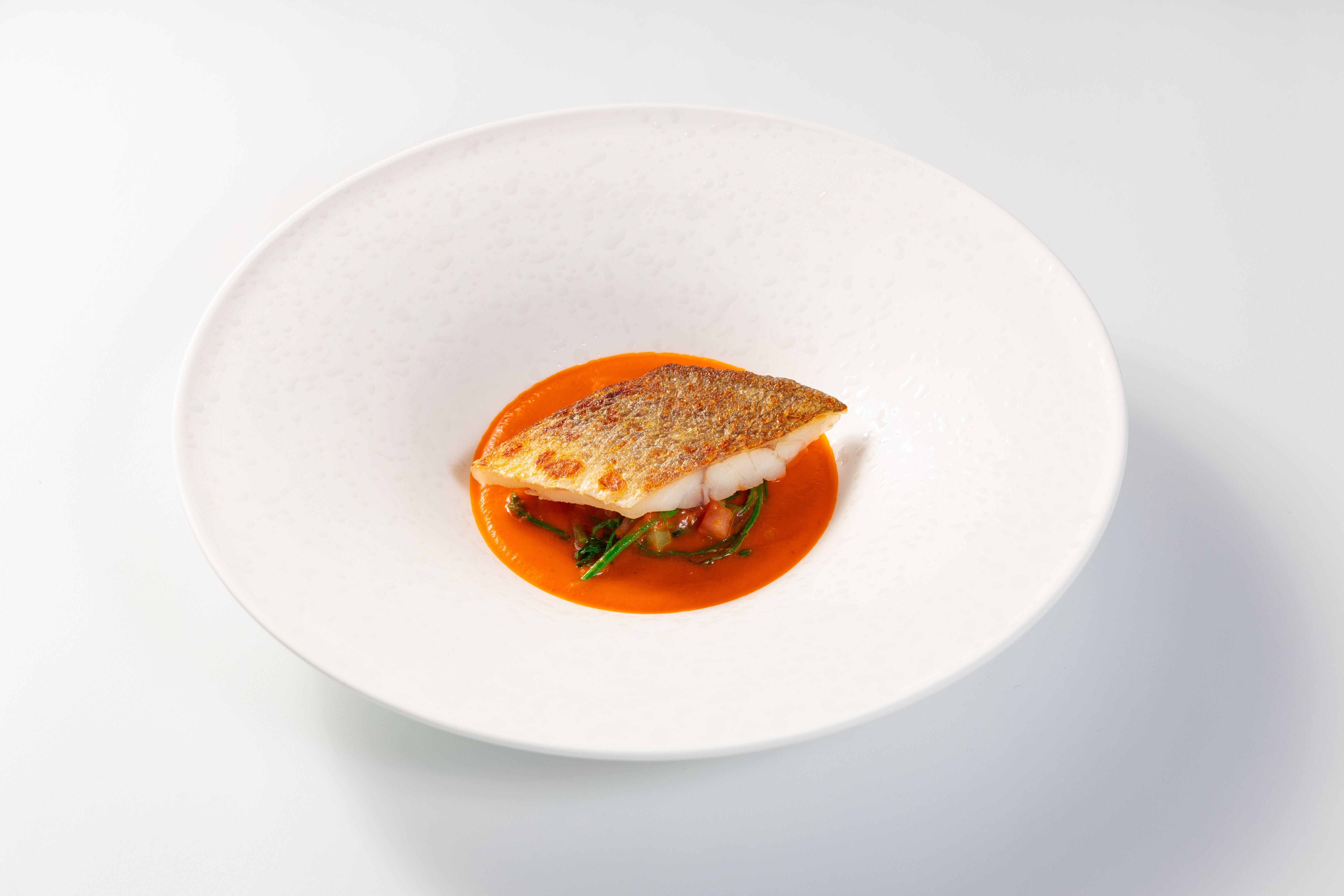 福建黃魚配貴州酸湯醬汁