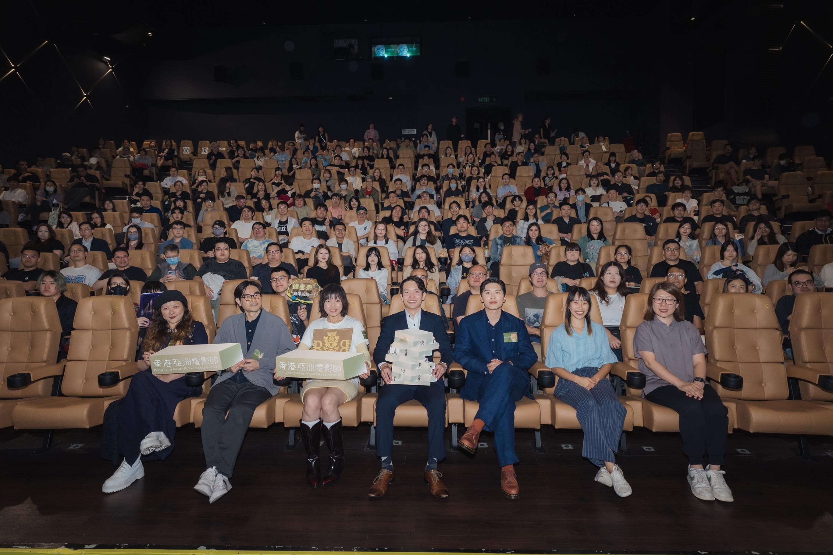 游學修、鍾雪瑩、吳祉昊和導演黃修平出席《看我今天怎麼說》首映活動。