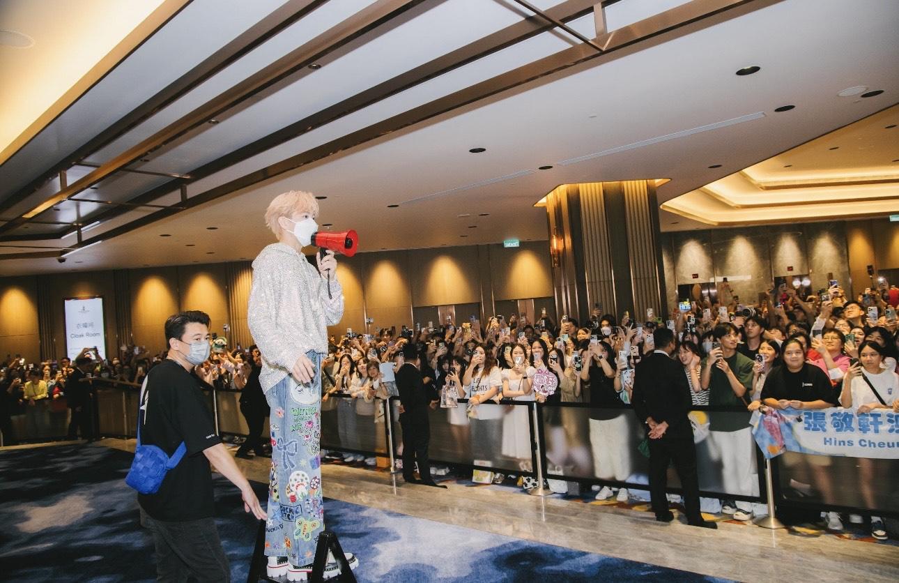 張敬軒在演唱會上分享不少童年往事。