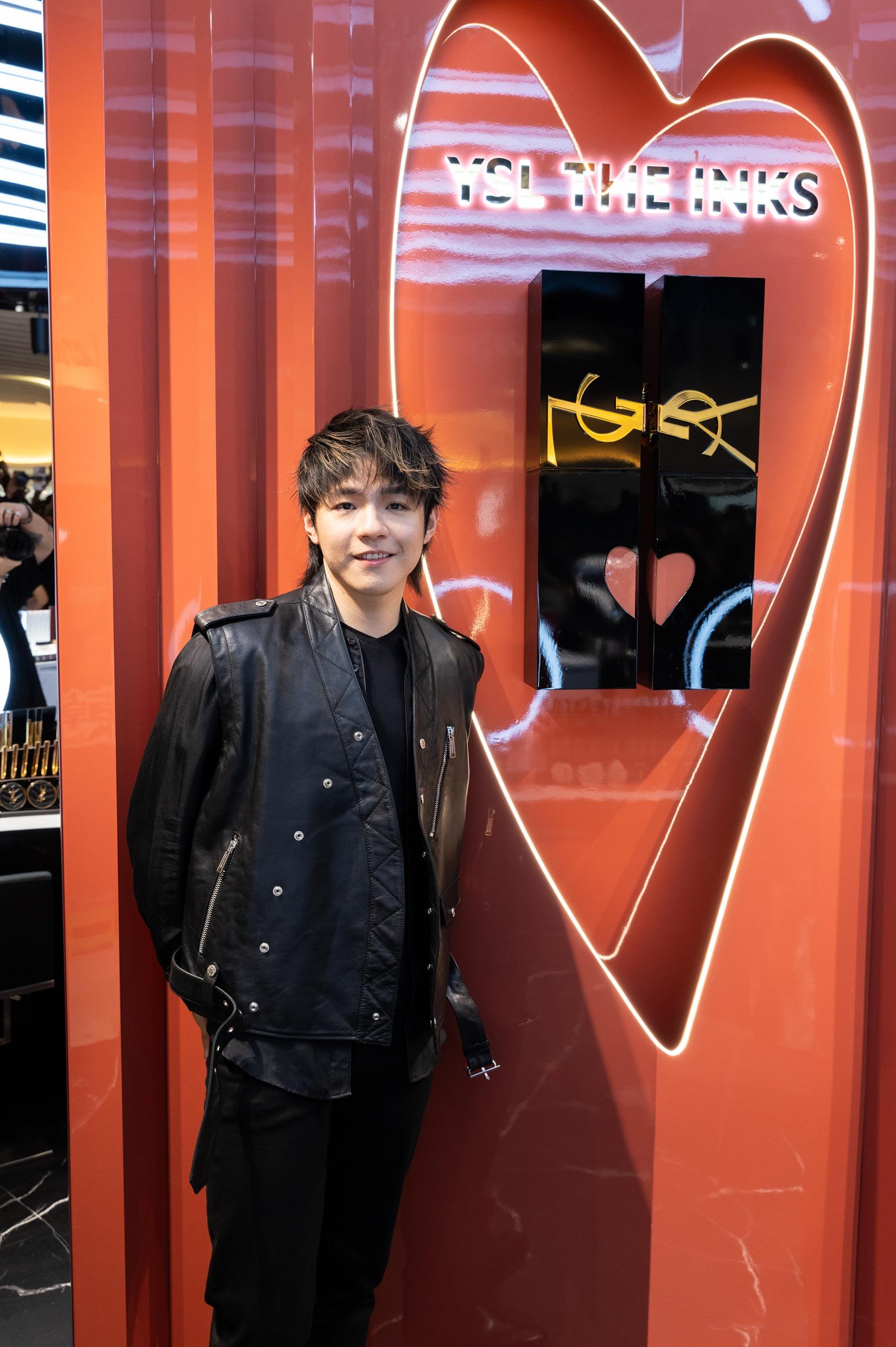 YSL BEAUTY LIGHT CLUB亮點3|COLOR BAR色彩酒吧 試用最新漆亮唇釉