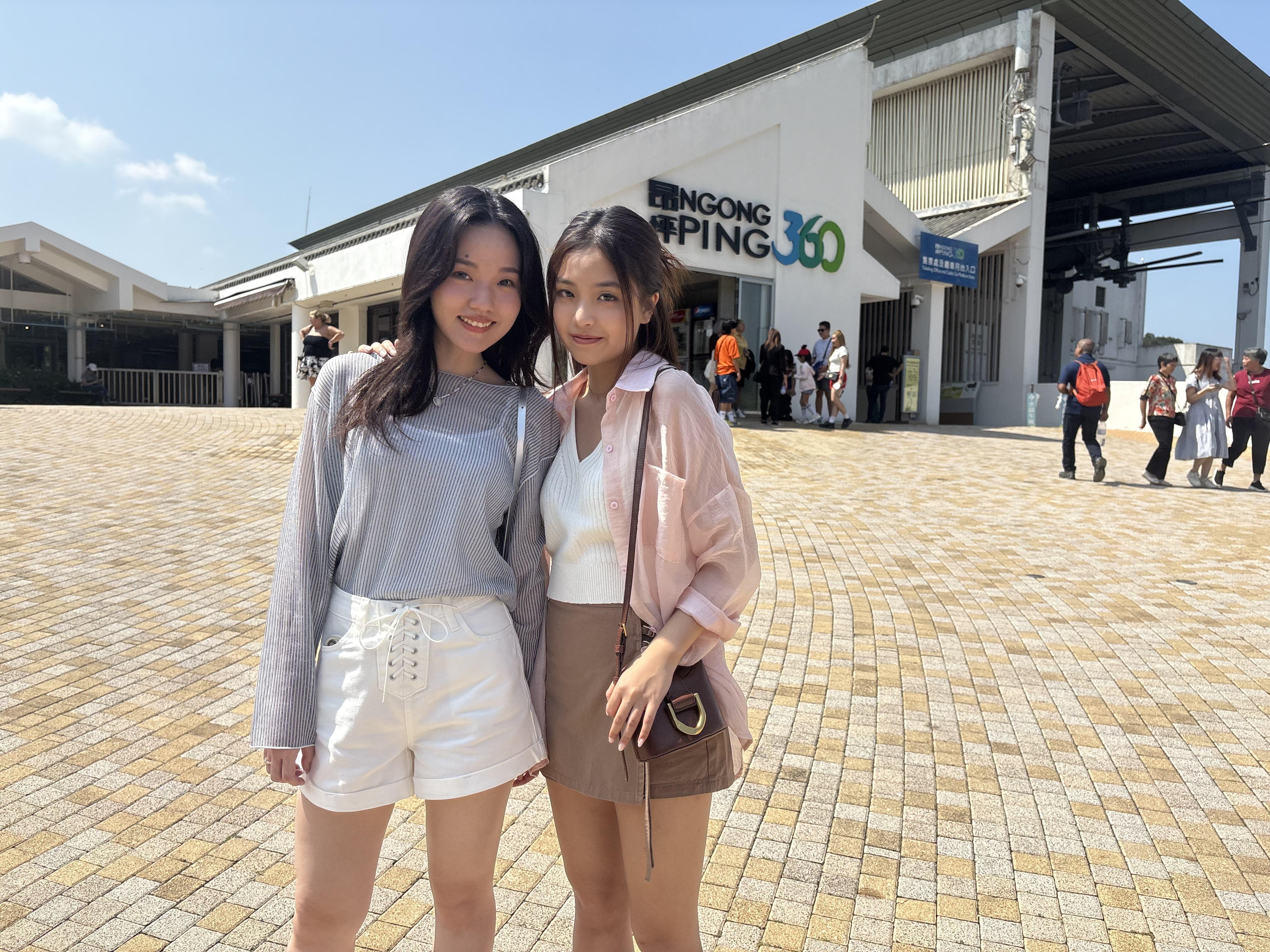 陳書昕張可欣憑《十七年命運週劇》人氣急升,獲邀為昂坪360拍廣告。