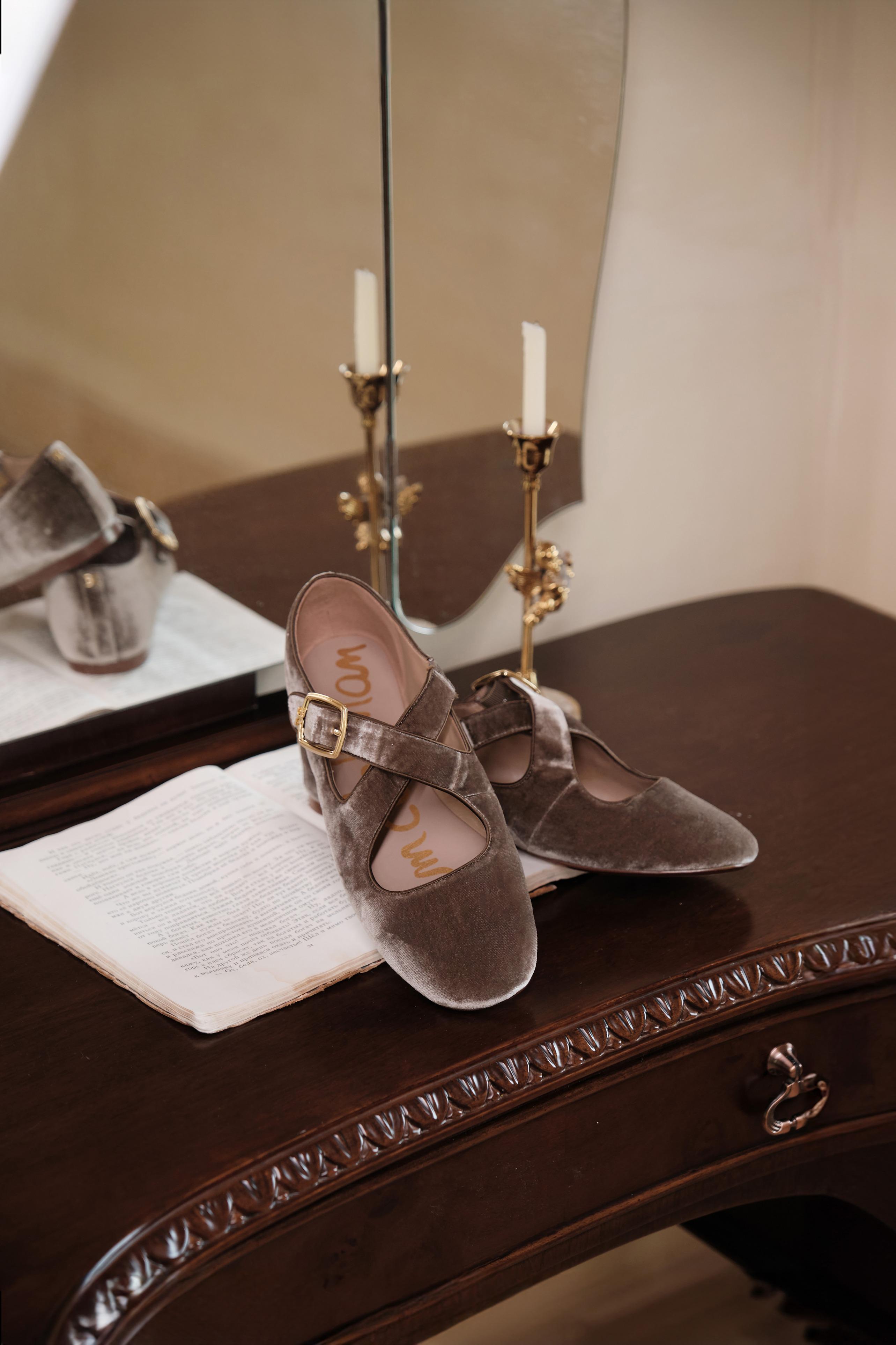 ANNA MARY JANE FLAT $1,400