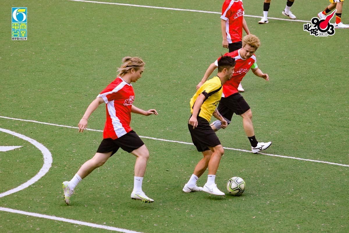 Jer代表歌星勇士隊迎戰「九零三人隊」,施展帽子戲法。