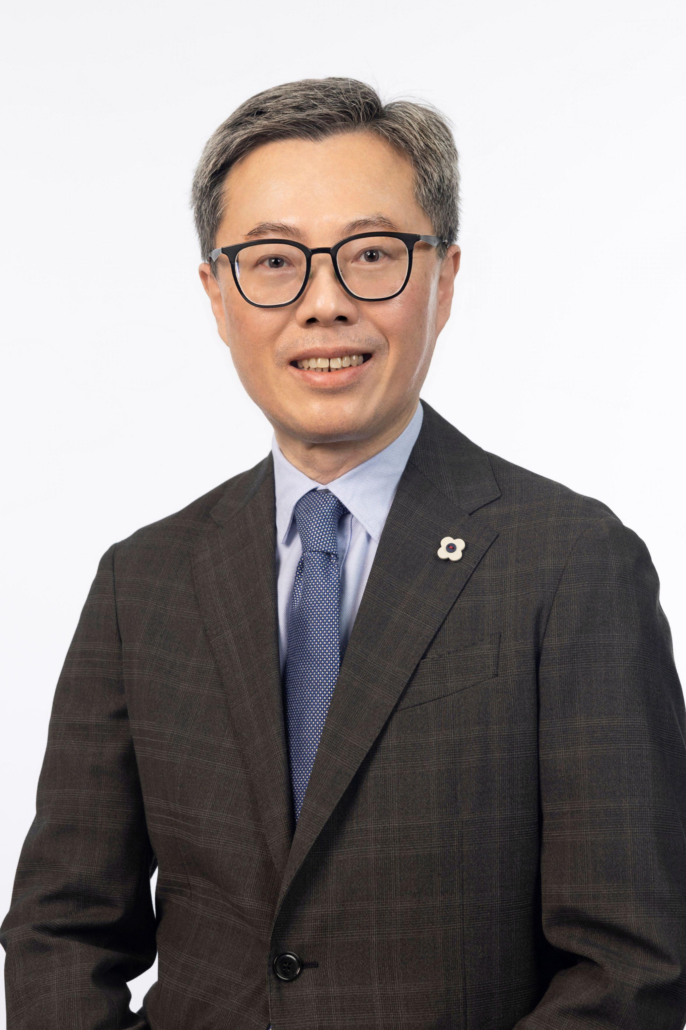 曾煥平稱,未來香港樓價走勢,主要觀察內地政府推出的刺激經濟措施所發揮的效用。