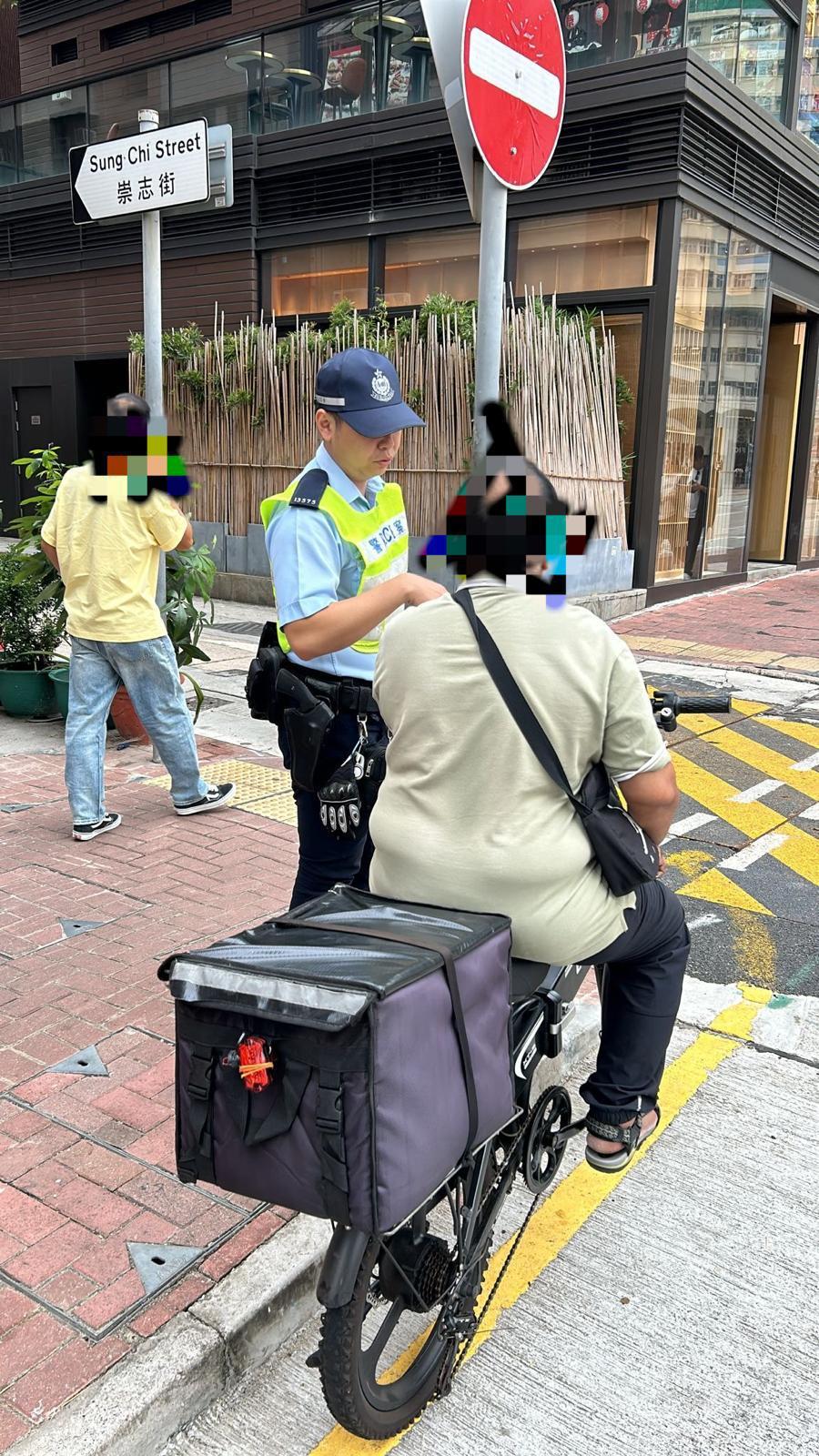 警九龍城區交通黑點執法拖8車(警方圖片)
