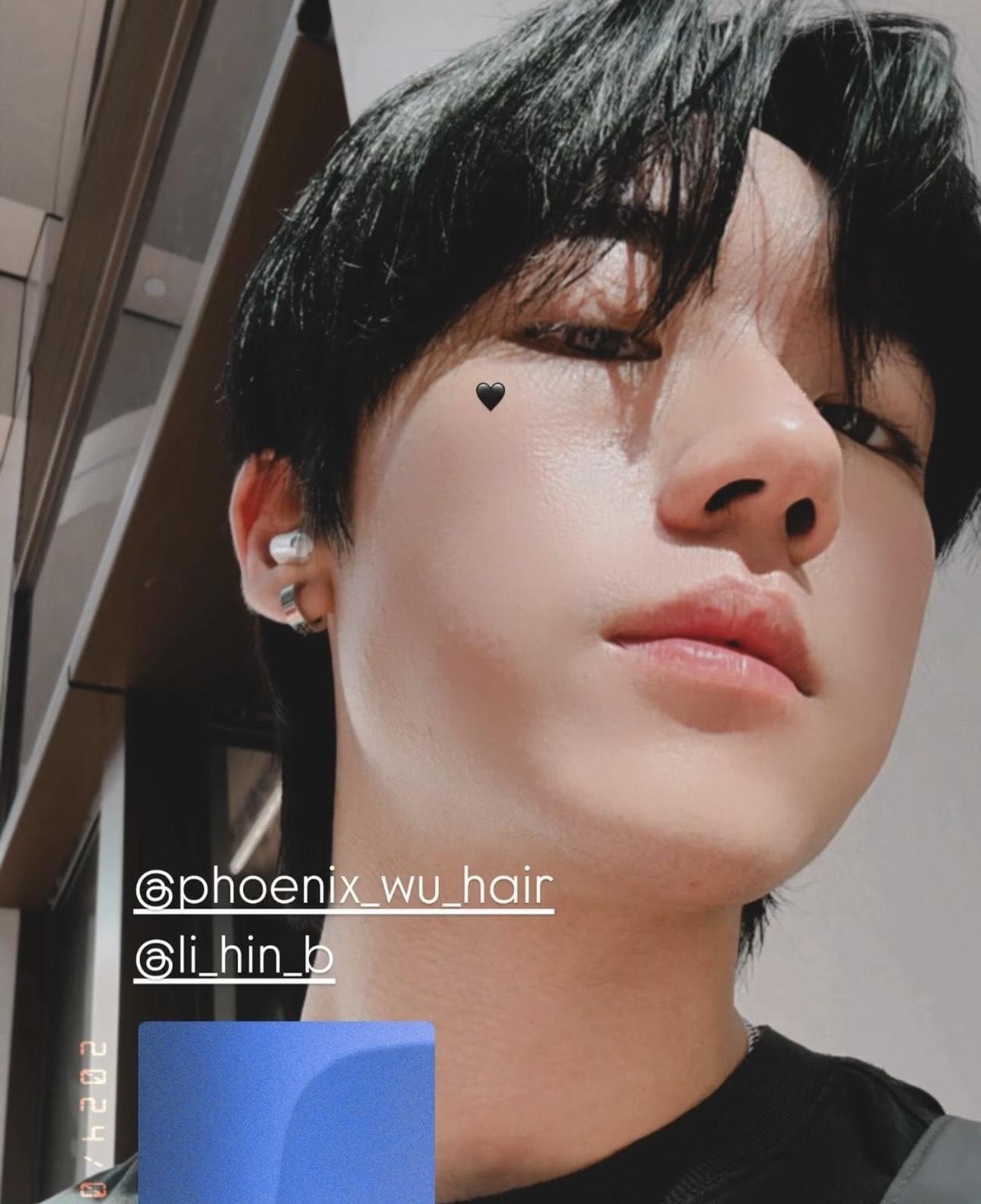 KC昨日在社交網貼出自拍照。