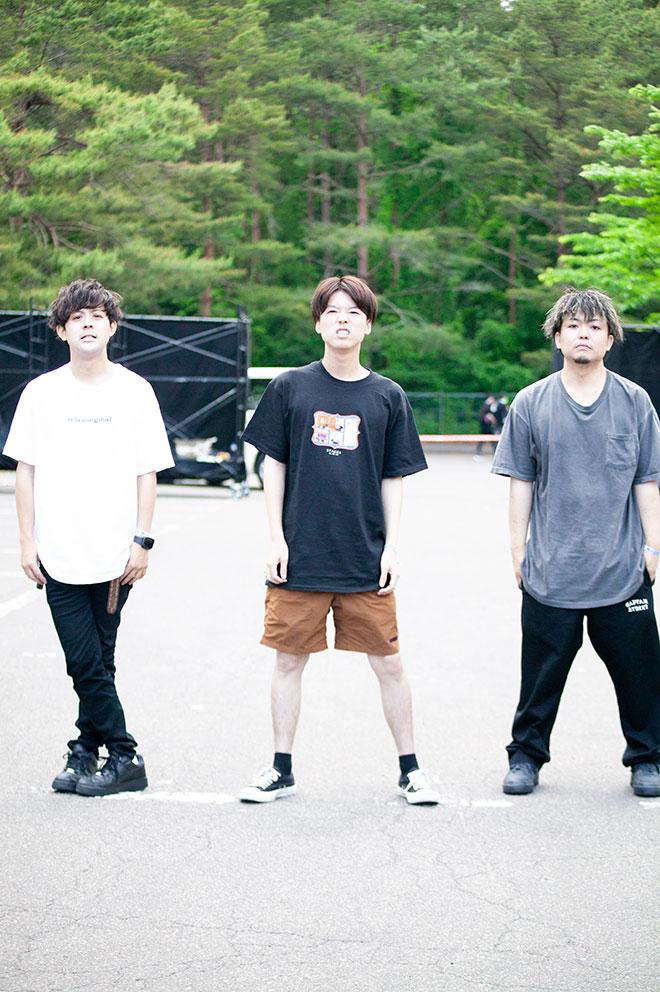 日本樂團KUZIRA主音持大麻被捕 手寫道歉信稱被剃光頭感到季節變化