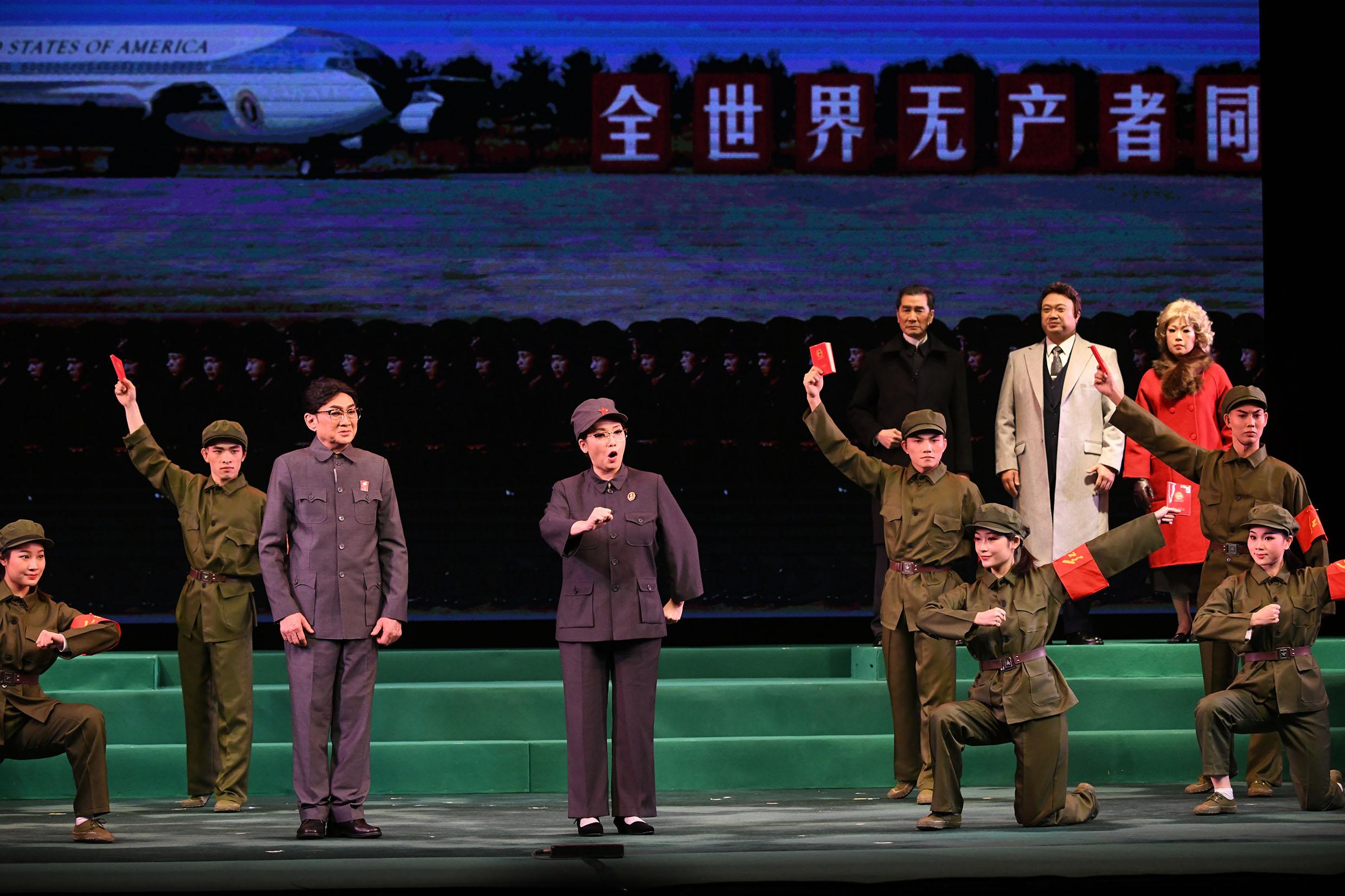 《粵劇特朗普》是李居明以近代史創作的粵劇之一。